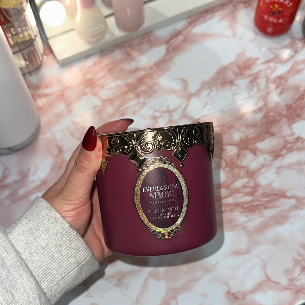 Everlasting Magic Scented Candle